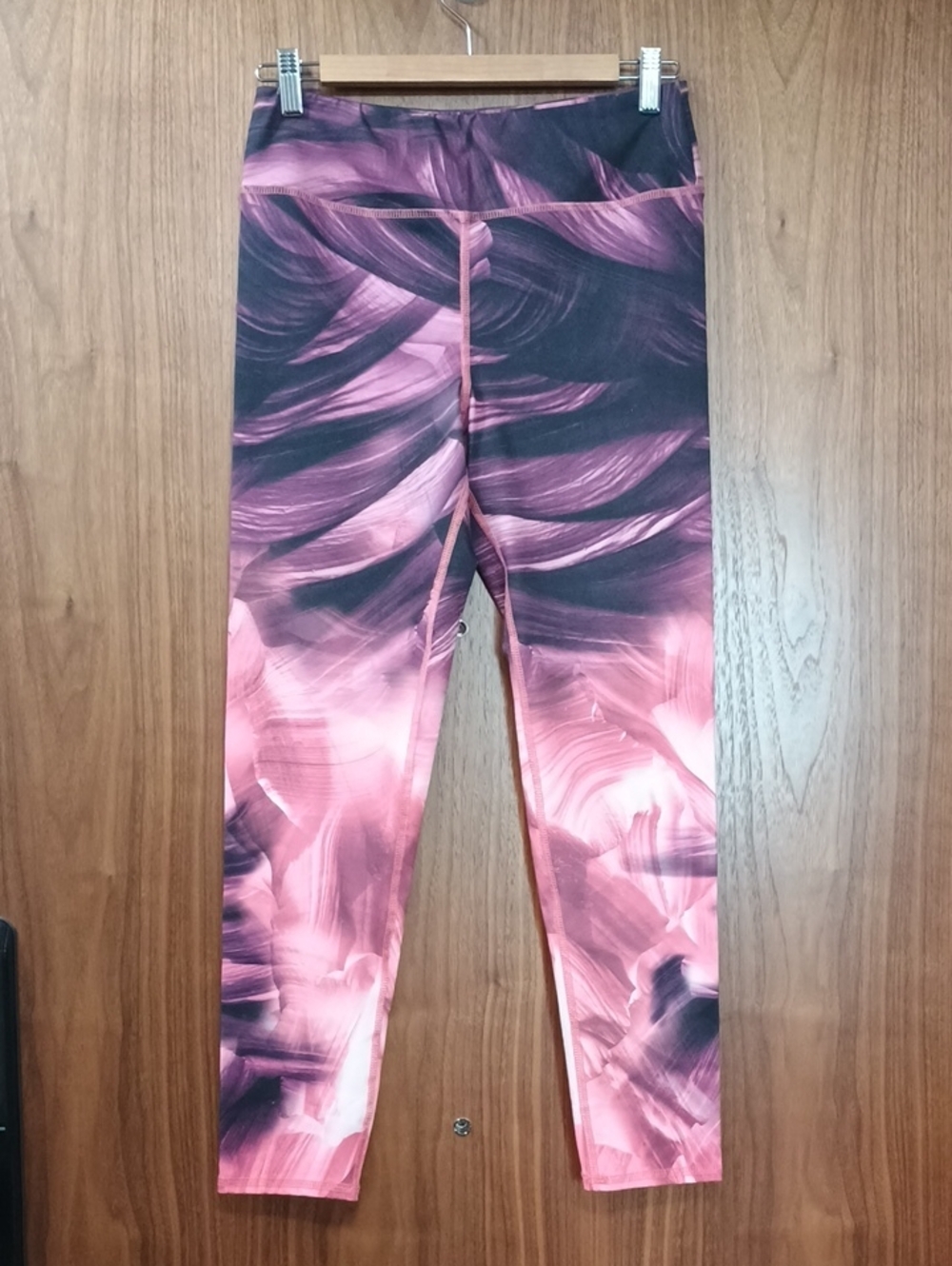 2/$20 Evolution and Creation Pink and Black Swirl Leggings L